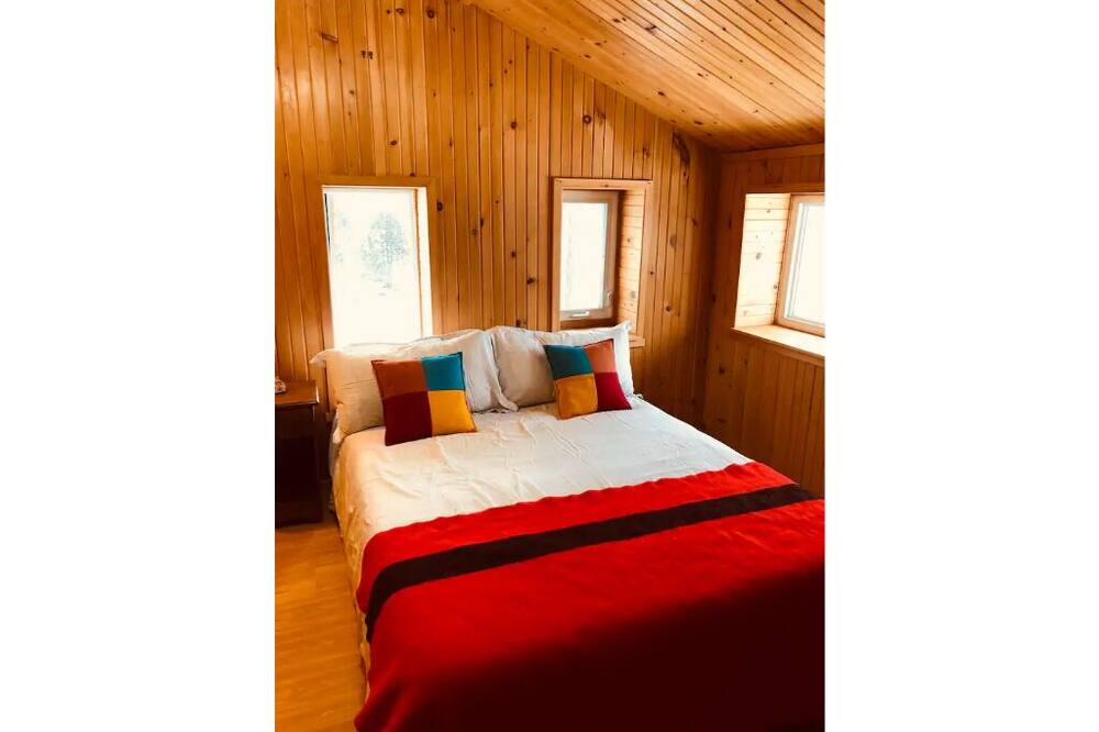 Photo of Bedroom in Maberly