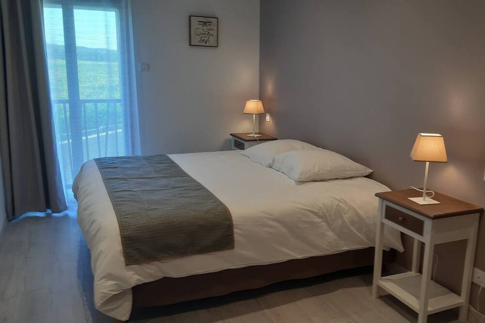 Photo of Bedroom in Othis