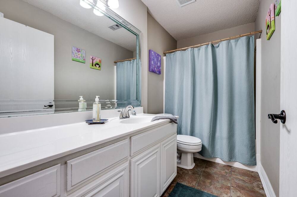 Photo of Bathroom in Southwest Arlington