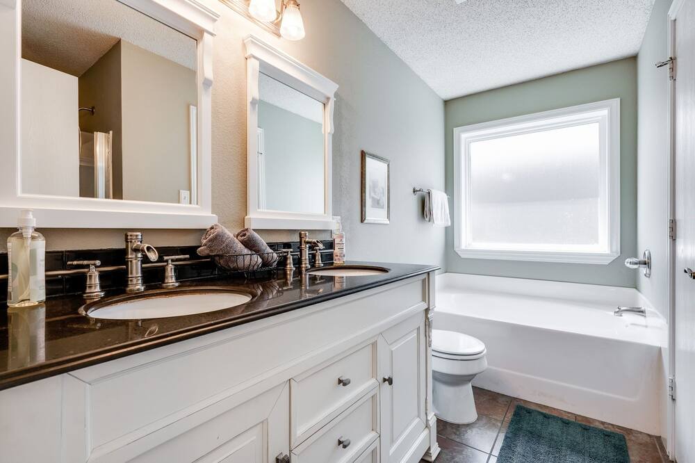 Photo of Bathroom in Southwest Arlington