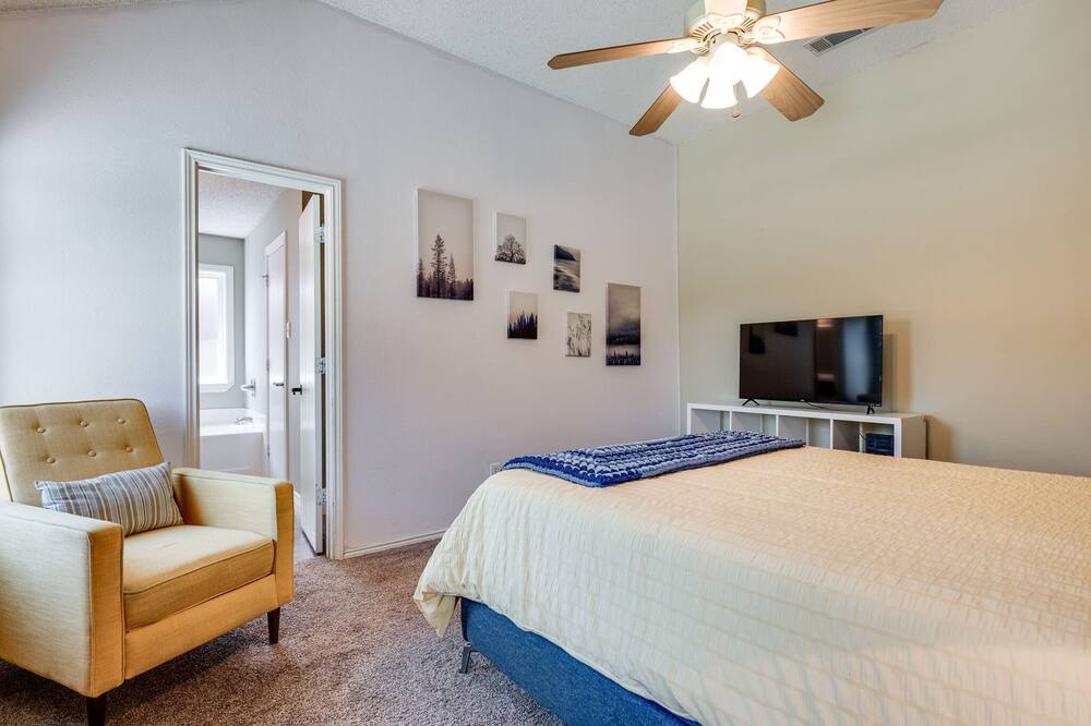 Photo of Bedroom in Southwest Arlington