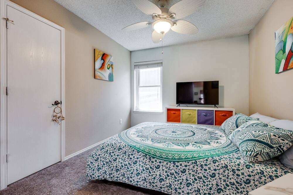 Photo of Bedroom in Southwest Arlington