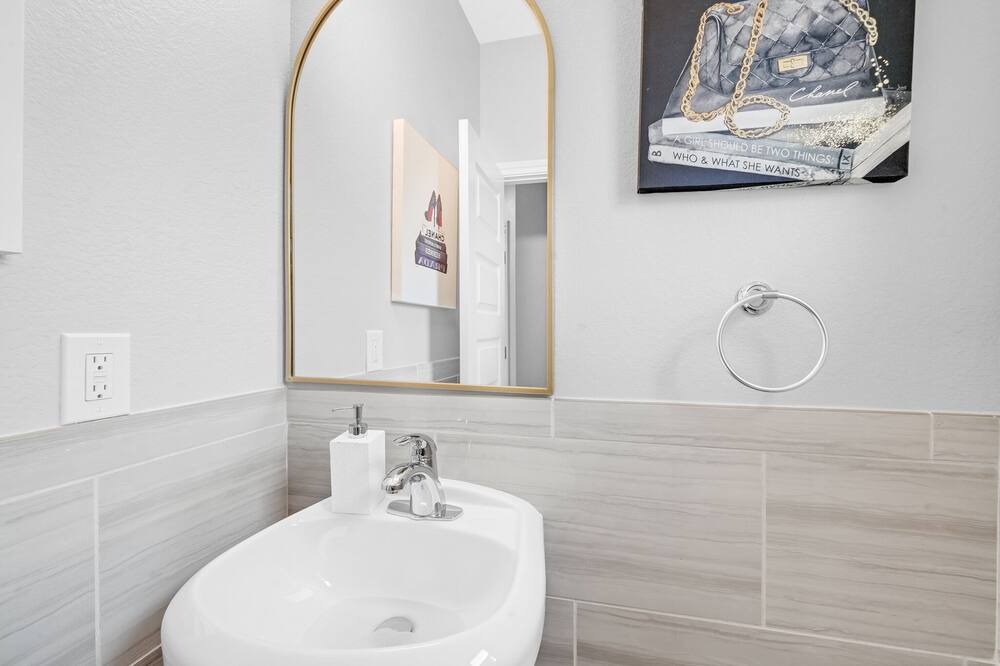 Photo of Bathroom in OST - South Union