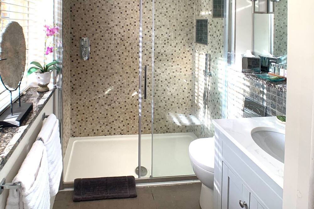 Photo of Bathroom in Tavistock