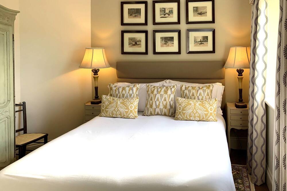 Photo of Bedroom in Tavistock