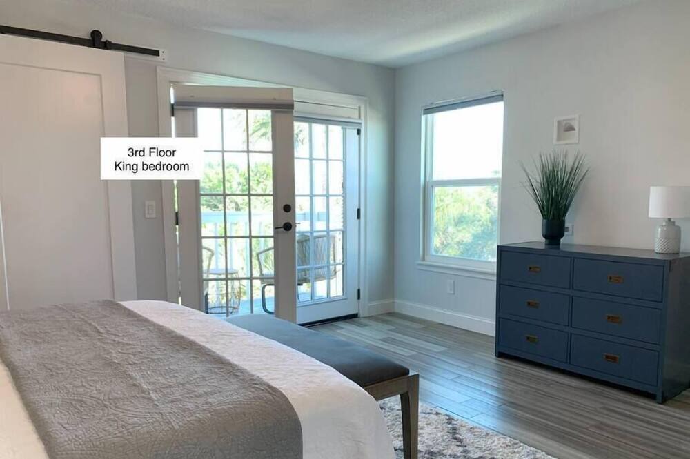 Photo of Bedroom in Neptune Beach
