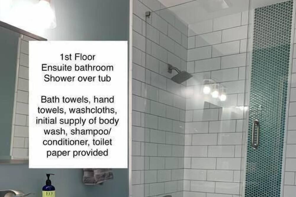 Photo of Bathroom in Neptune Beach