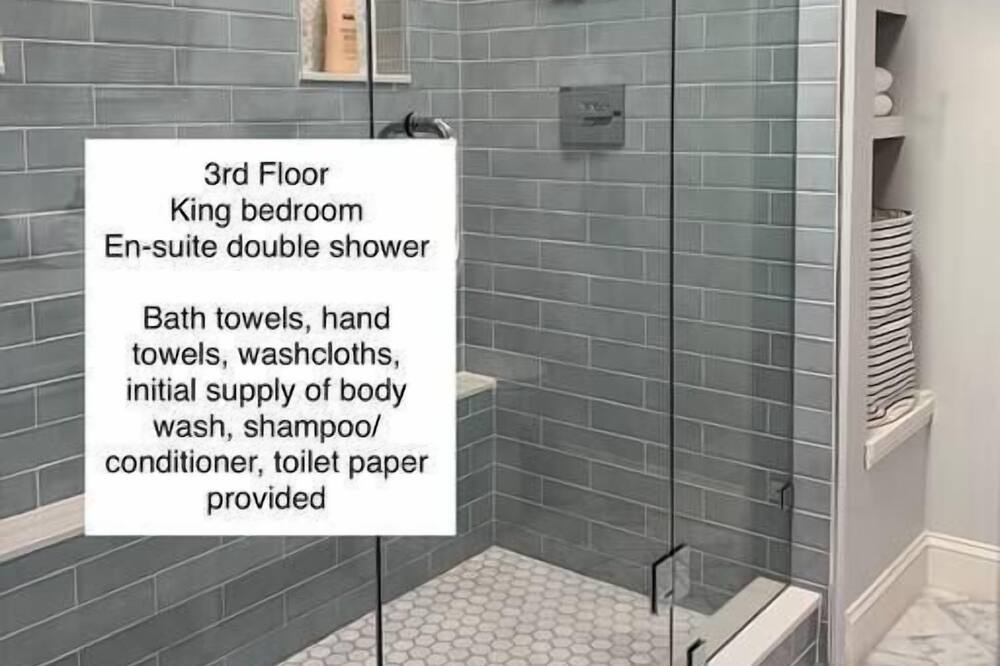 Photo of Bathroom in Neptune Beach