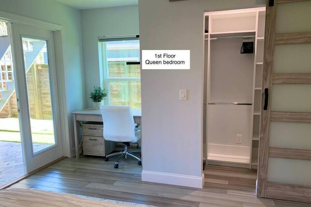 Photo of Bedroom in Neptune Beach