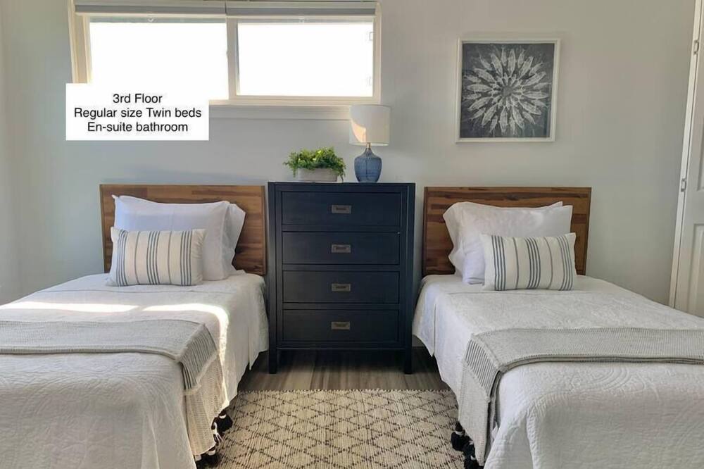 Photo of Bedroom in Neptune Beach