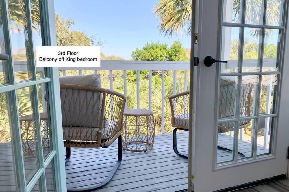 Photo of Patio Balcony in Neptune Beach
