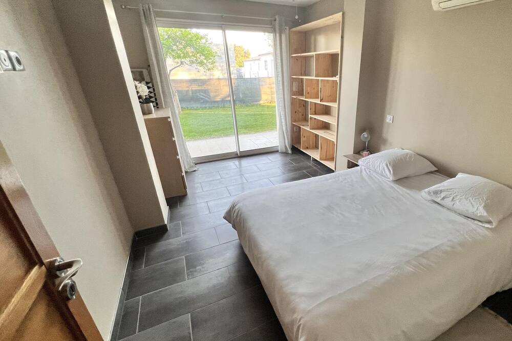 Photo of Bedroom in Saint-Laurent-d'Aigouze