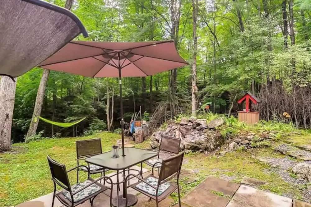 Photo of Patio Balcony in Val-des-Monts