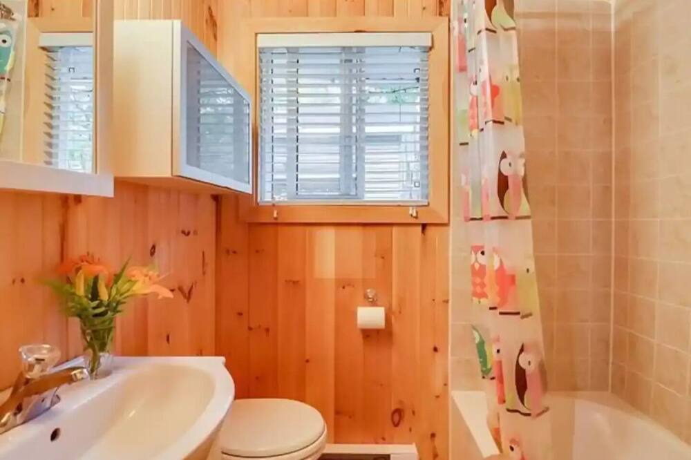 Photo of Bedroom in Val-des-Monts