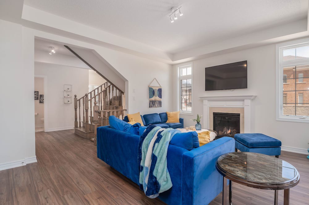 Photo of Livingroom in Watertown