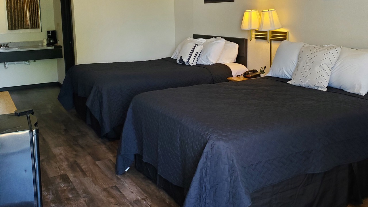Photo of Bedroom in Mountain Grove