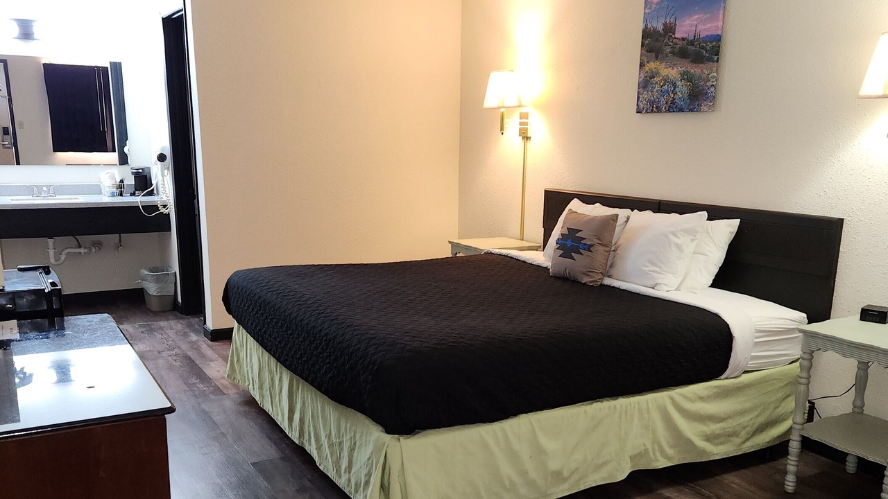 Photo of Bedroom in Mountain Grove