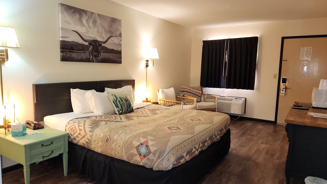 Photo of Bedroom in Mountain Grove