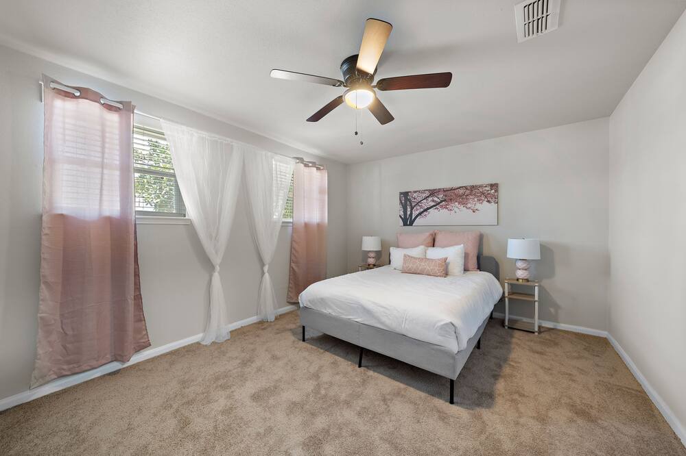 Photo of Bedroom in Spring Branch West