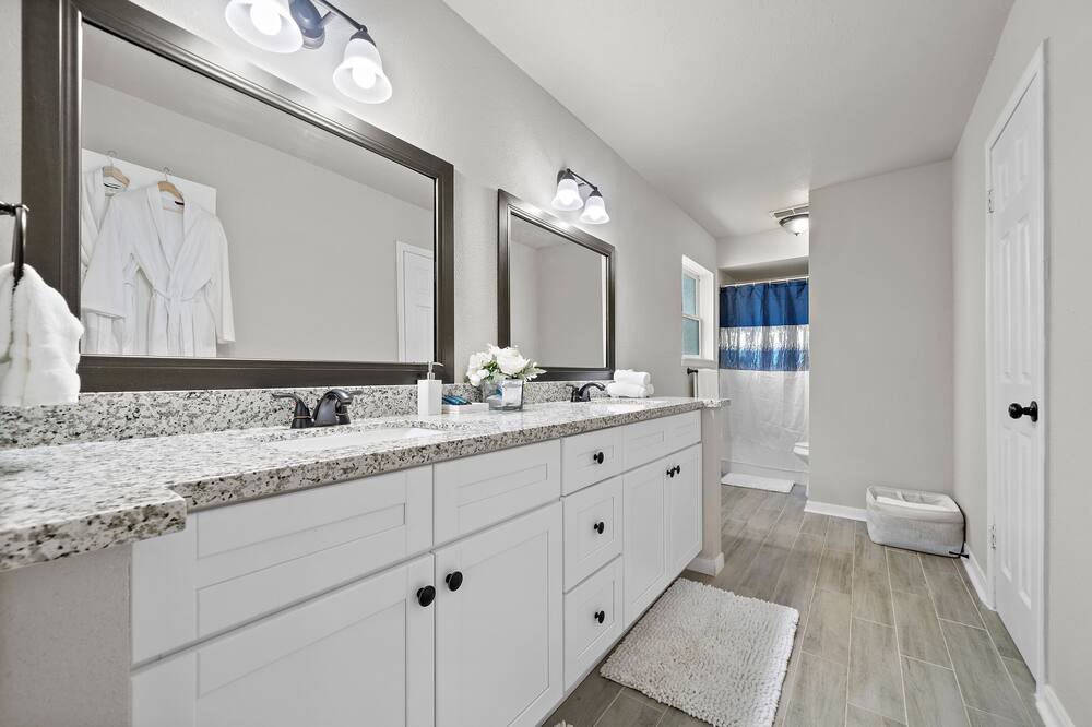 Photo of Bathroom in Spring Branch West