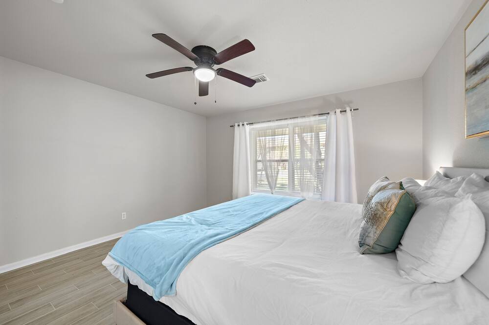 Photo of Bedroom in Spring Branch West
