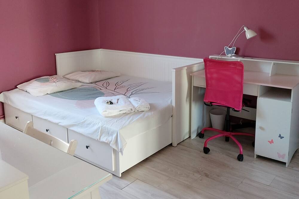 Photo of Bedroom in Lamanon