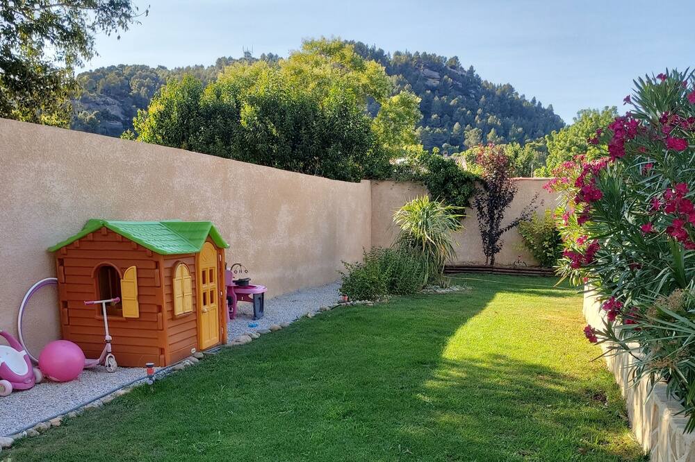 Photo of Others in Lamanon