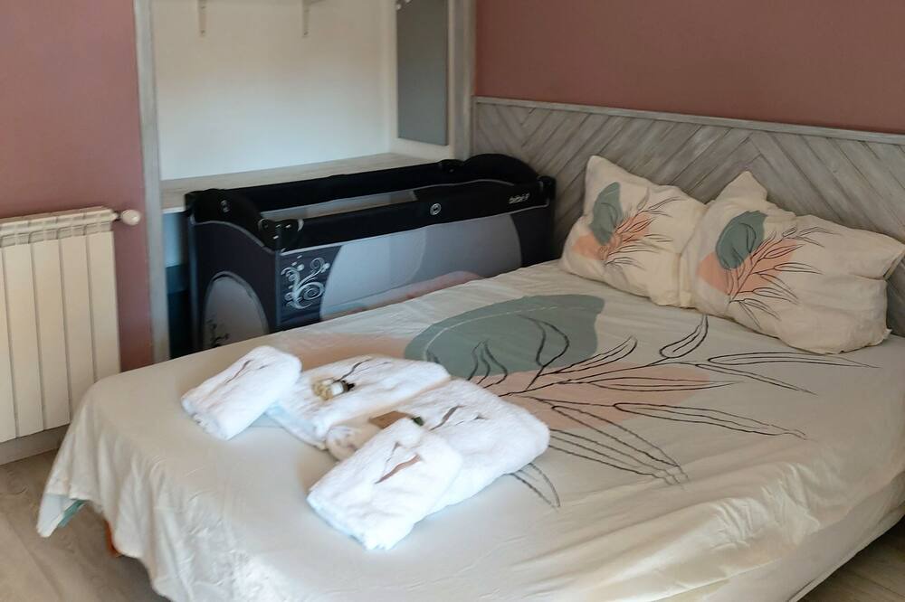 Photo of Bedroom in Lamanon