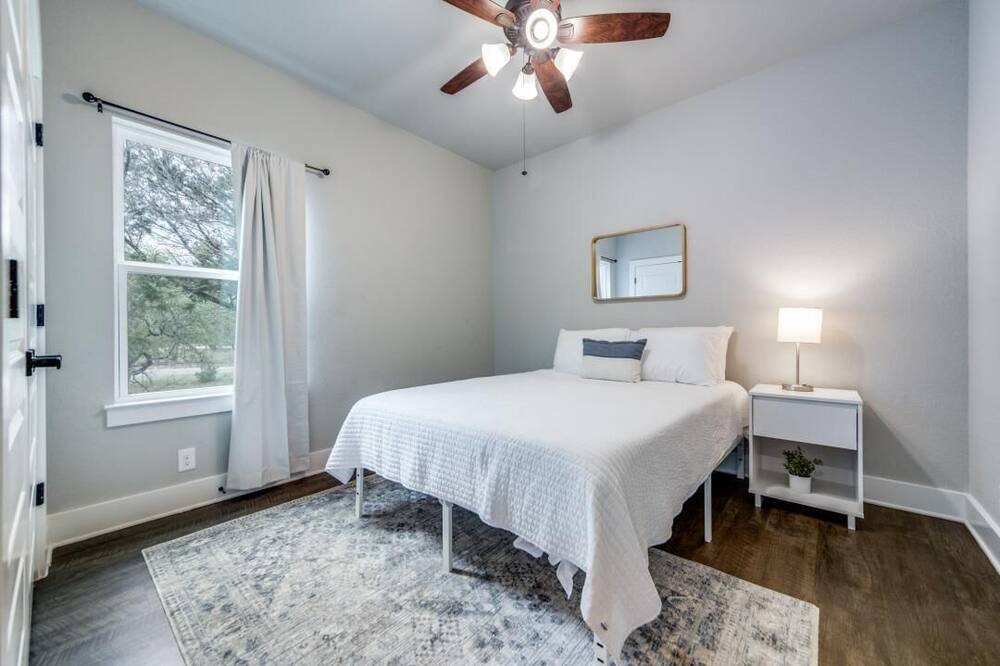 Photo of Bedroom in Spring Branch