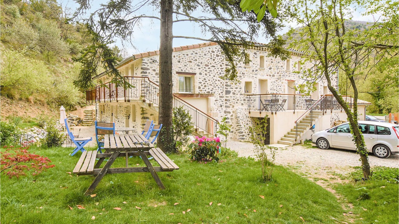 Photo of Outdoor in Meysse