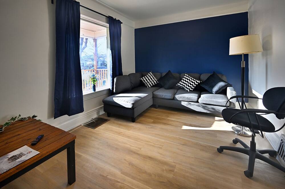 Photo of Livingroom in St. James