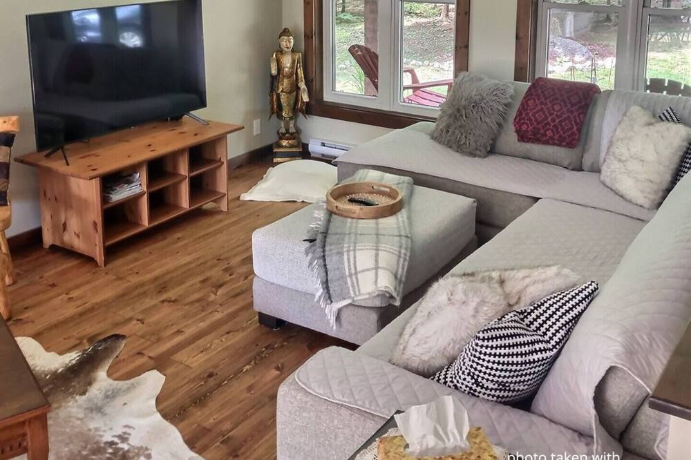 Photo of Livingroom in Morin Heights