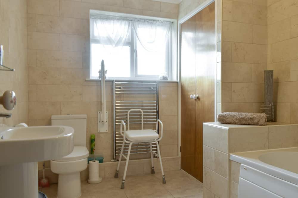 Photo of Bathroom in Burtle