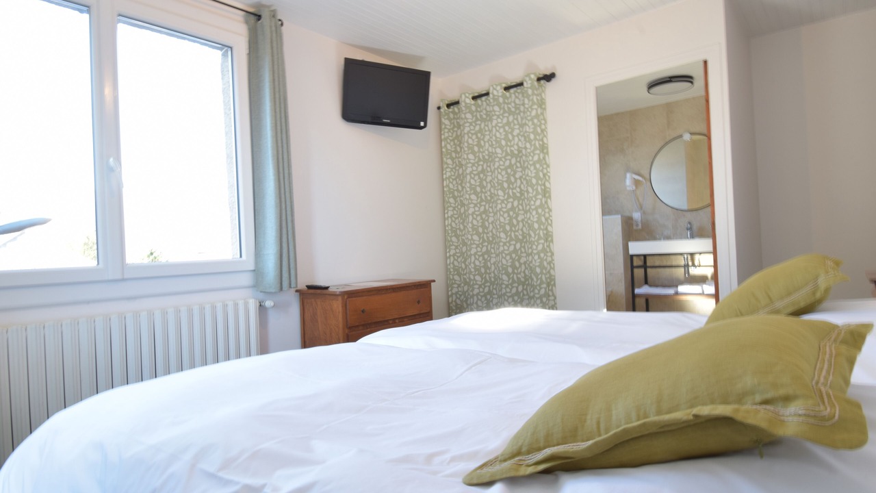Photo of Bedroom in Saint-Julien-en-Champsaur