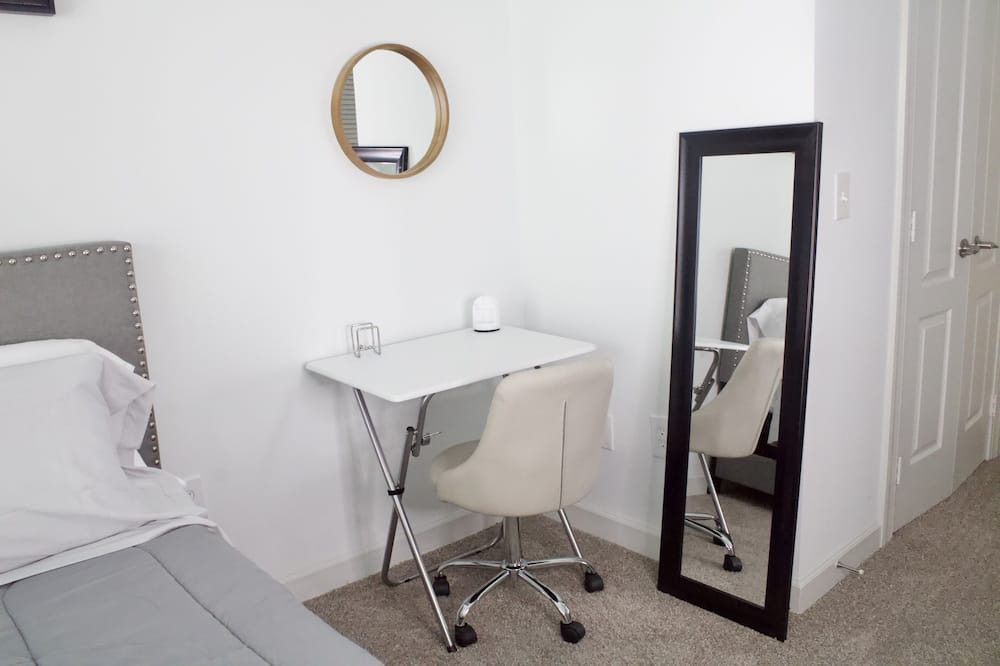 Photo of Bedroom in Lavista Park