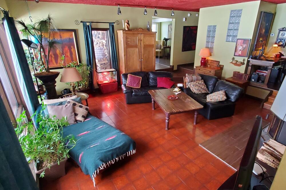Photo of Livingroom in Sainte-Ann-des-Lacs
