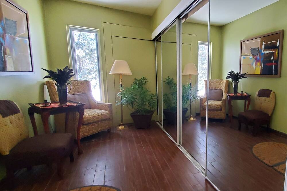Photo of Livingroom in Sainte-Ann-des-Lacs