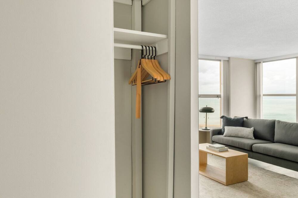 Photo of Bedroom in Edgewater Beach