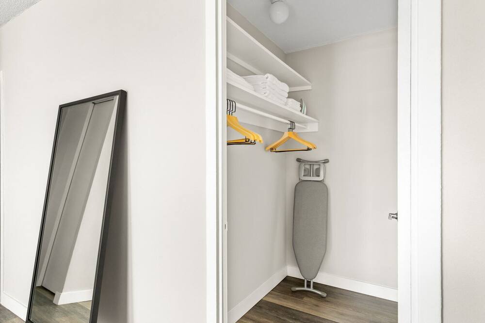 Photo of Bedroom in Edgewater Beach