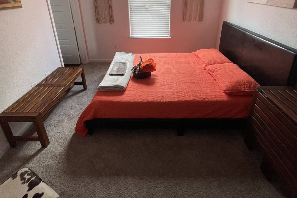 Photo of Bedroom in Alden Bridge