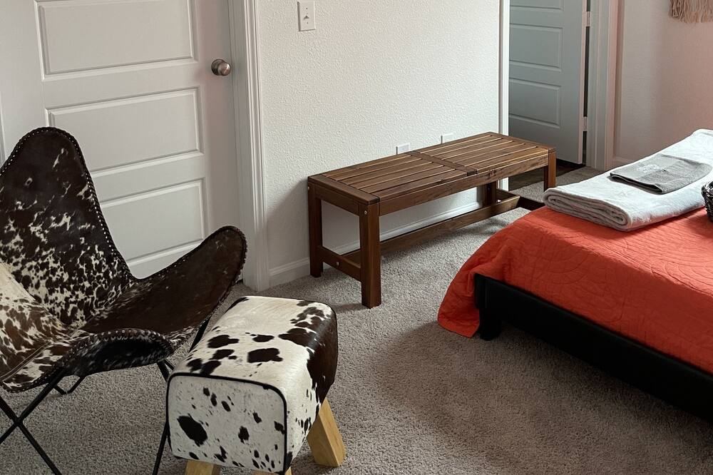 Photo of Bedroom in Alden Bridge