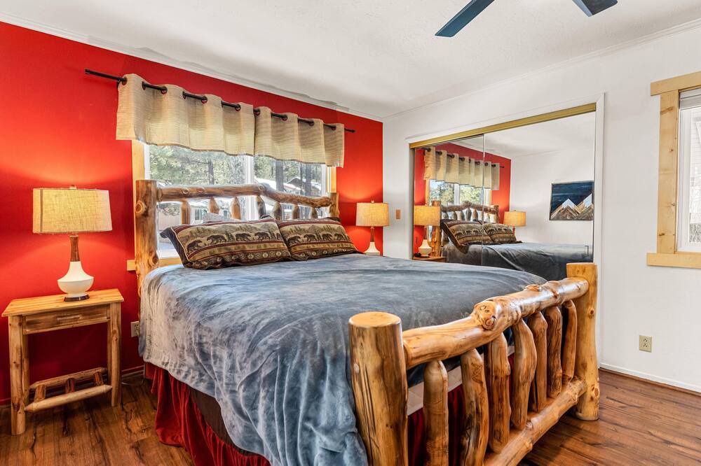 Photo of Bedroom in Summit Estates