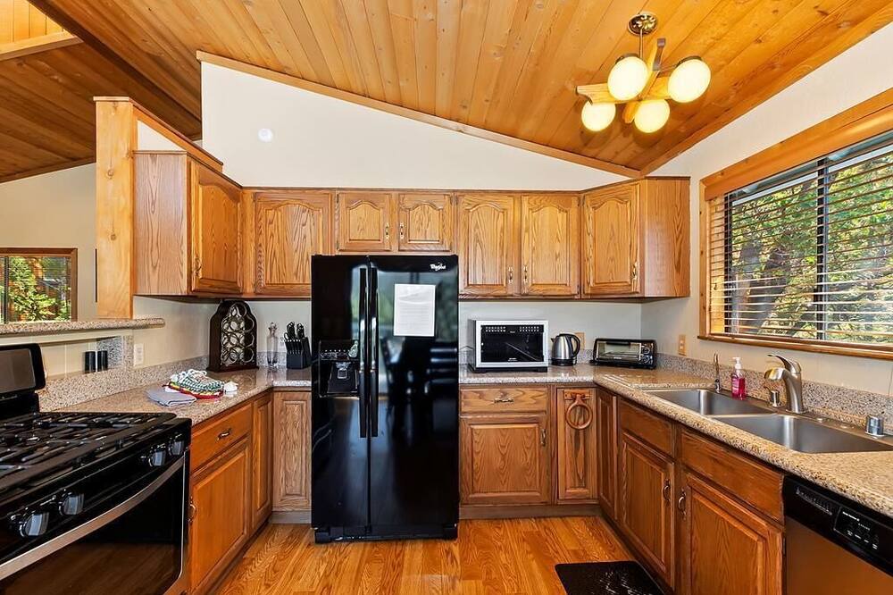 Photo of Kitchen in Upper Moonridge