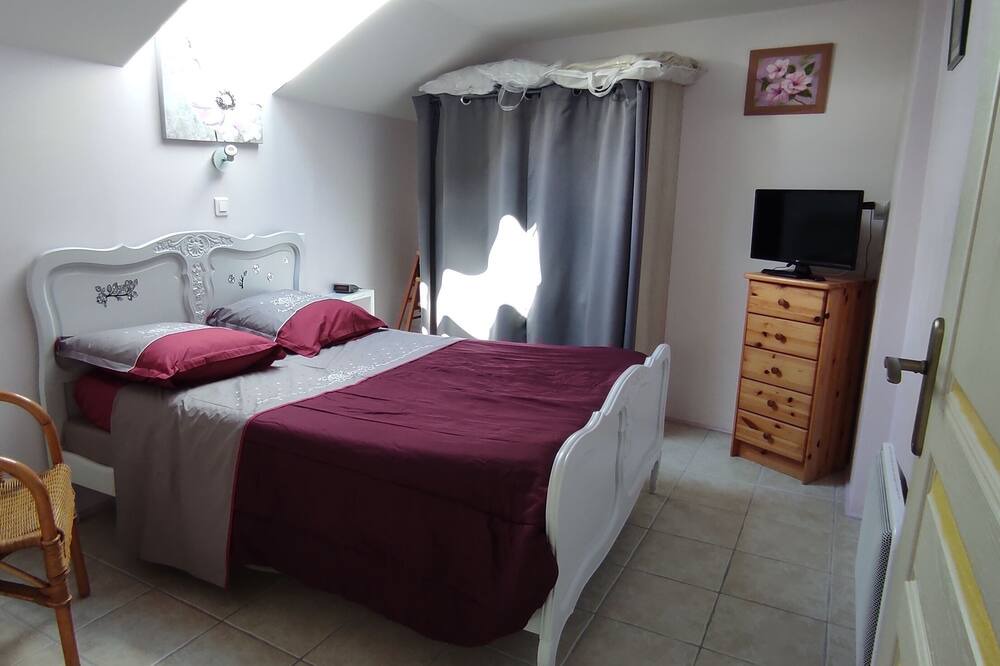 Photo of Bedroom in Bain-de-Bretagne