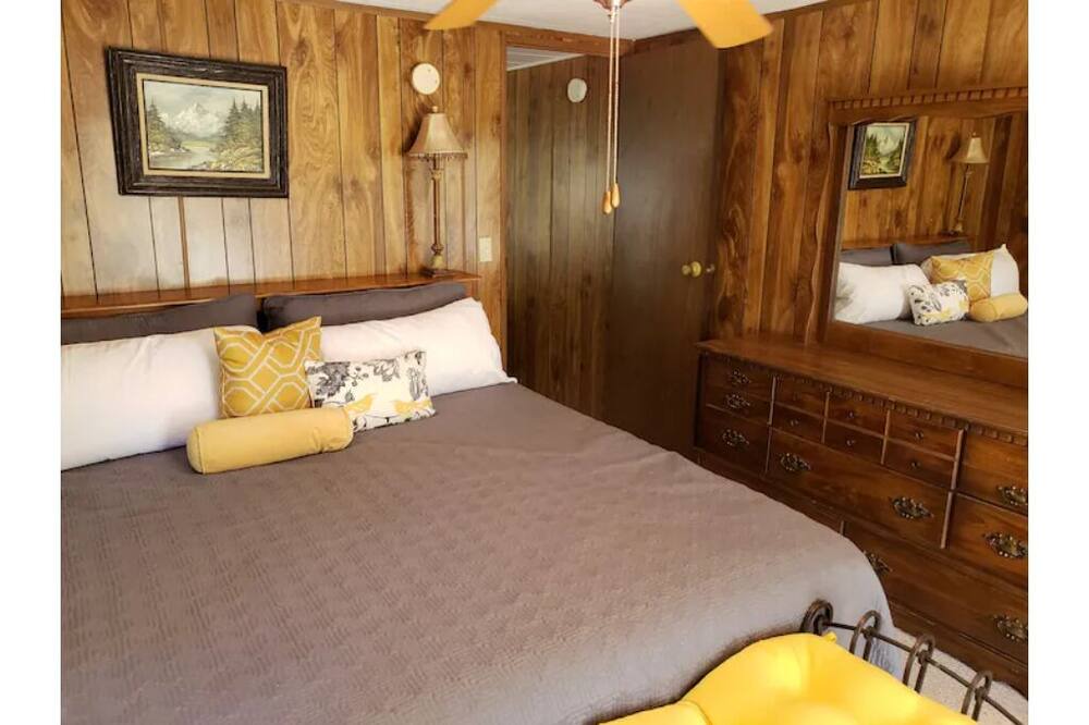 Photo of Bedroom in Henry County