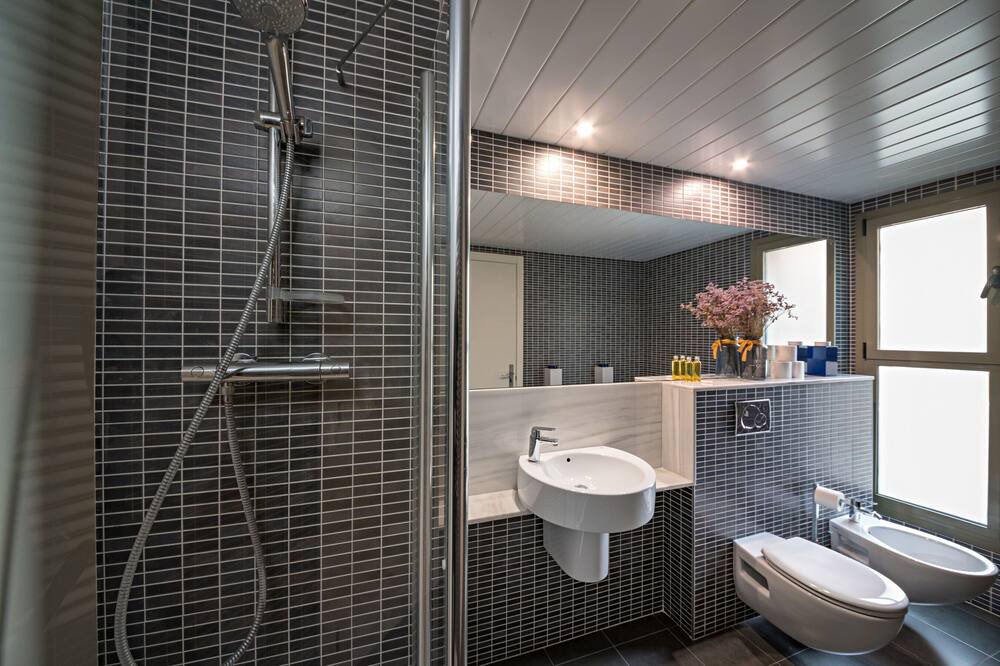 Photo of Bathroom in Gothic Quarter