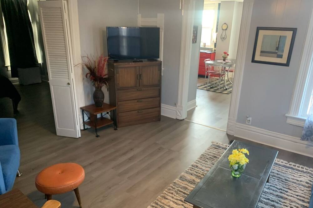 Photo of Livingroom in Canton