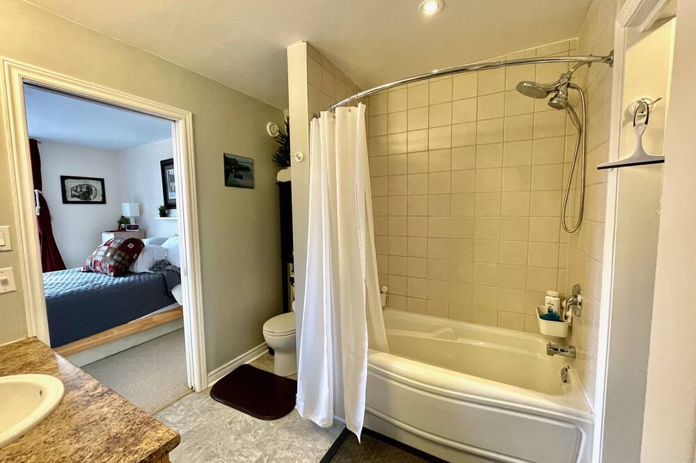 Photo of Bathroom in Anstruther Lake