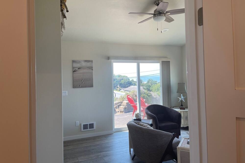 Photo of Livingroom in Gold Beach