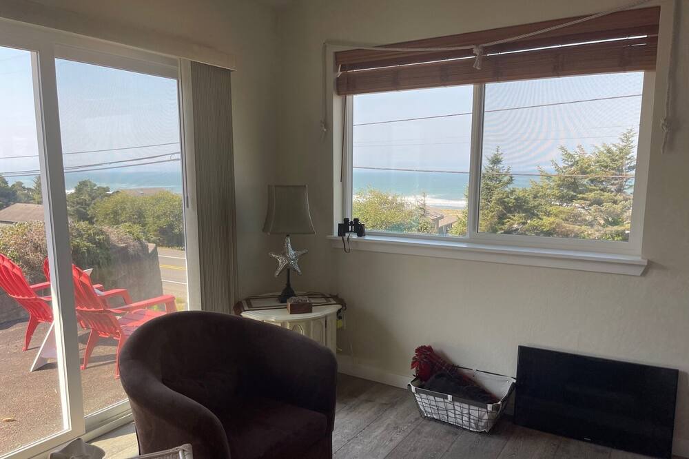 Photo of Livingroom in Gold Beach